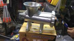 Tuğra Çelik No 22 Kıyma Makinesi Kollu (Tokmak+Sucuk Hunisi+İçli Köfte Aparatı Dahildir)