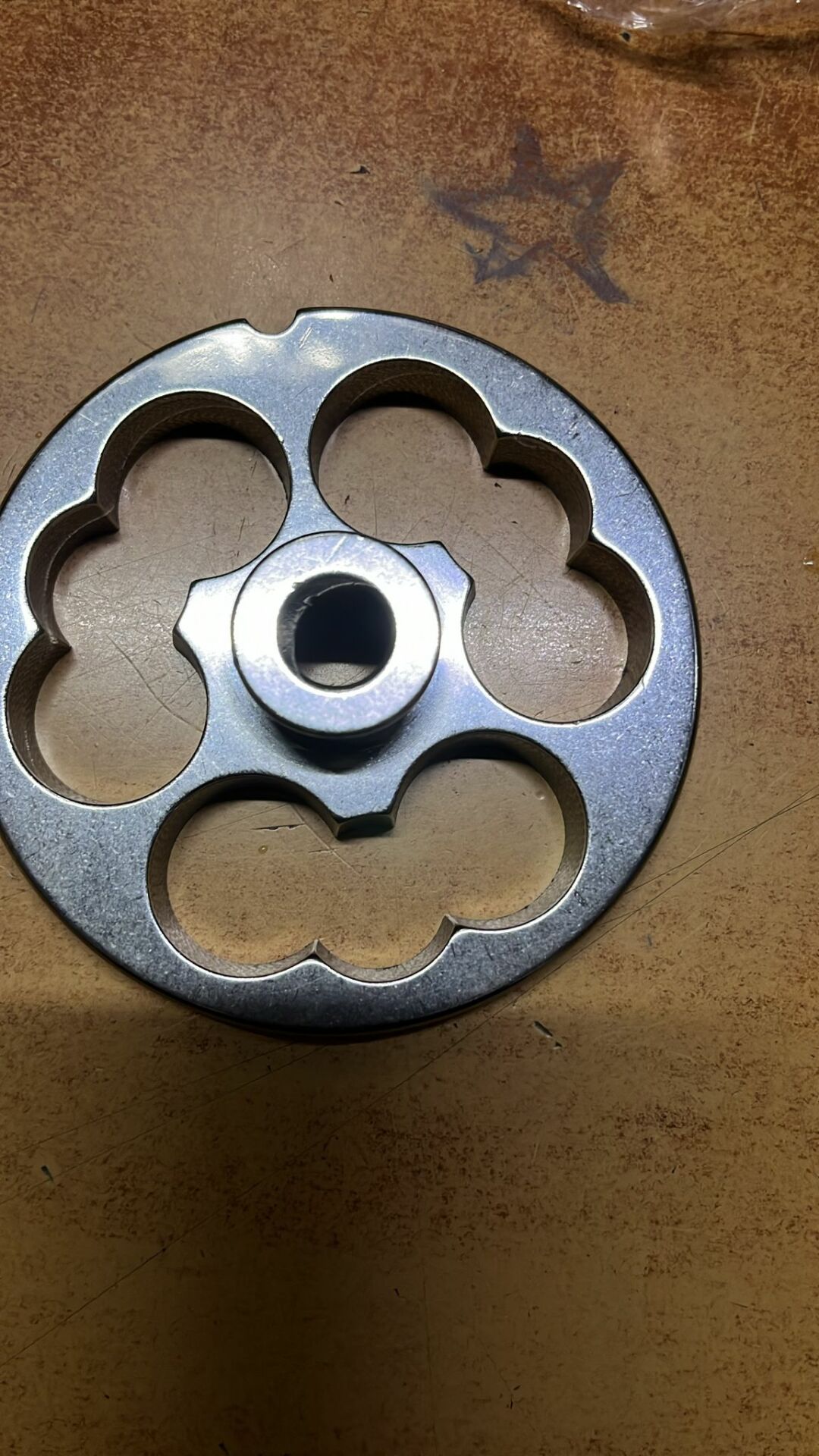 32 lik Kıyma Makinesi Böbrek Aynası 3 Delikli Süzgeç Yedek Parça