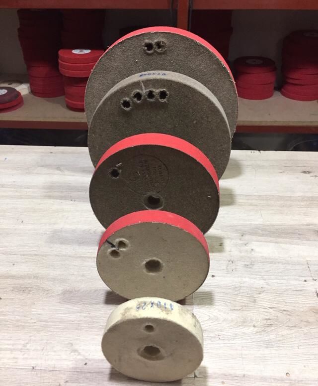 ERS-55 Koyun Yünü Keçe Disk 250x35mm + Seramik Zımpara 12,70 mm - 120 Kum